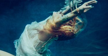 avril lavigne head above water